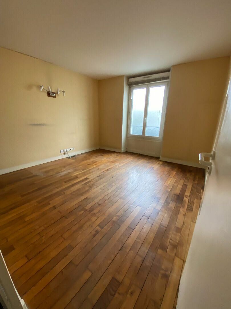 Appartement à vendre 3 108.1m2 à Oradour-sur-Glane vignette-9