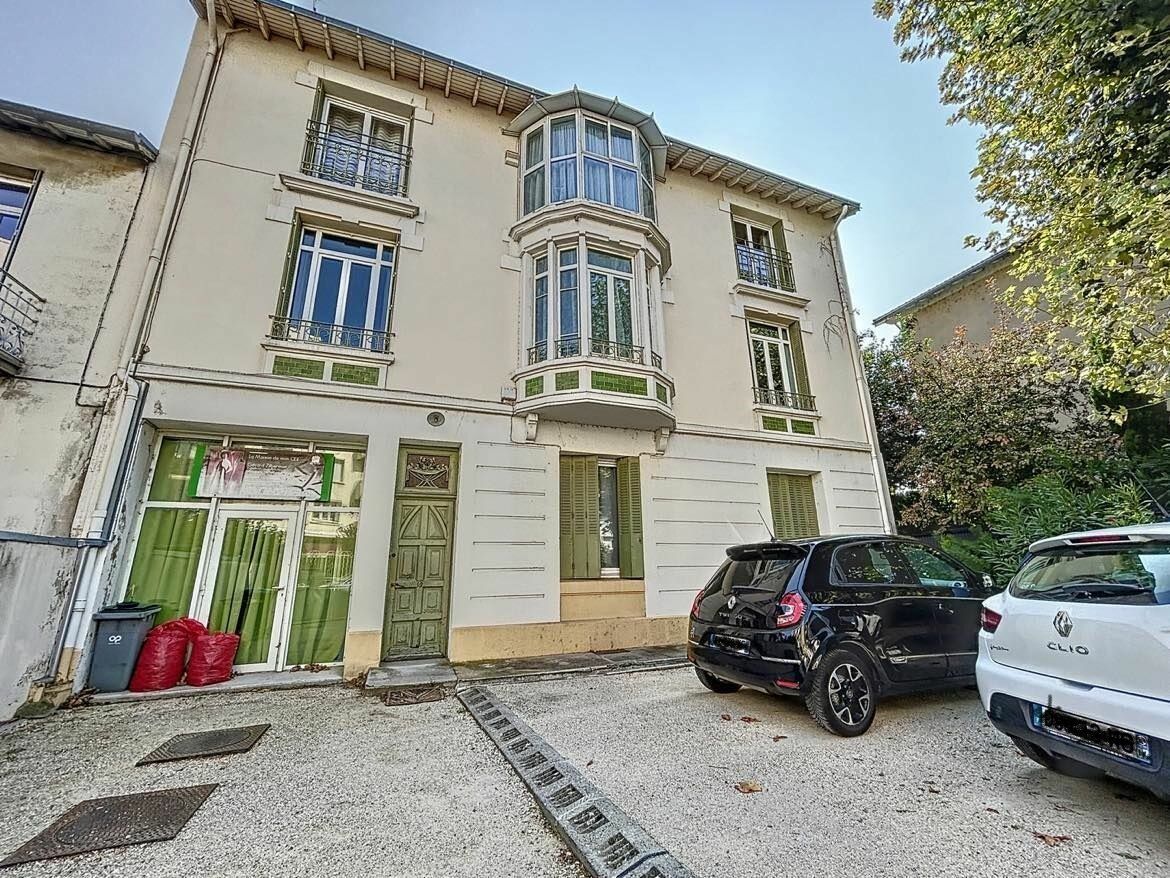 Appartement à vendre 3 129.97m2 à Guilherand-Granges vignette-1