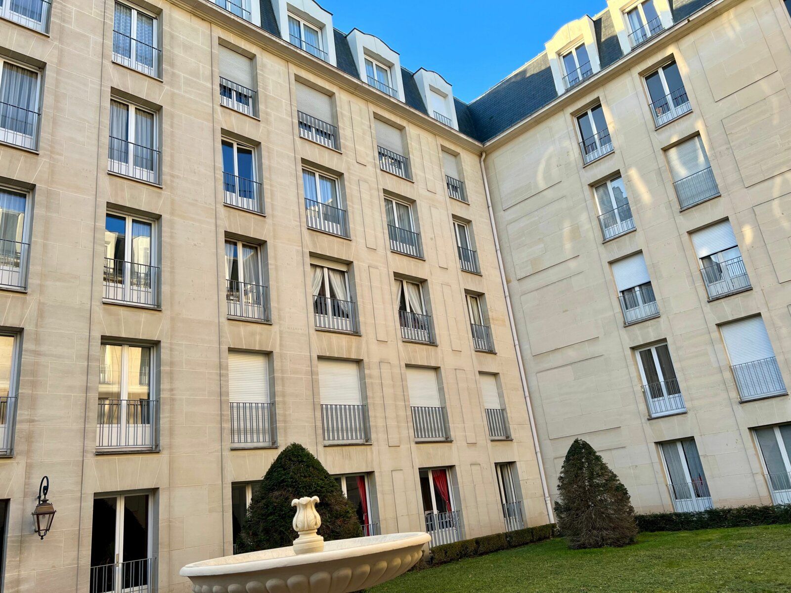 Appartement à vendre 4 111m2 à Versailles vignette-10