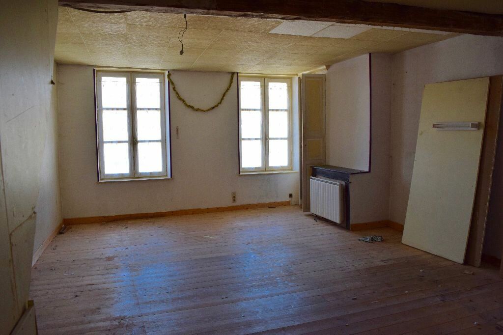 Maison à vendre 4 122m2 à Ainay-le-Château vignette-5