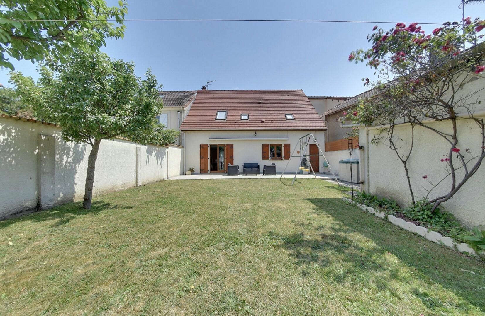 Maison à vendre 4 122m2 à Le Blanc-Mesnil vignette-1