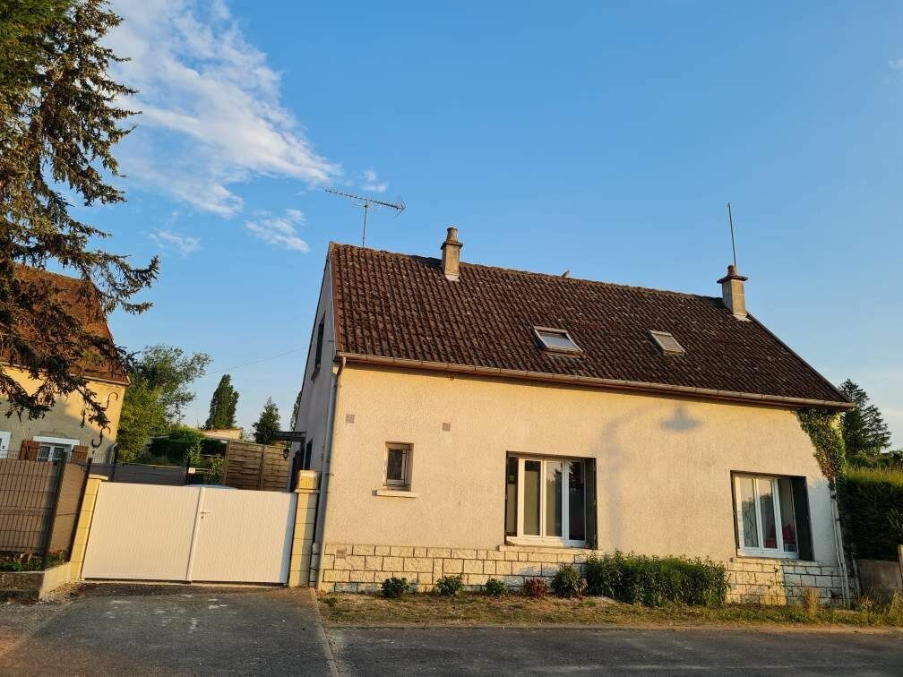 Maison à vendre 4 116m2 à Saint-Amand-en-Puisaye vignette-1