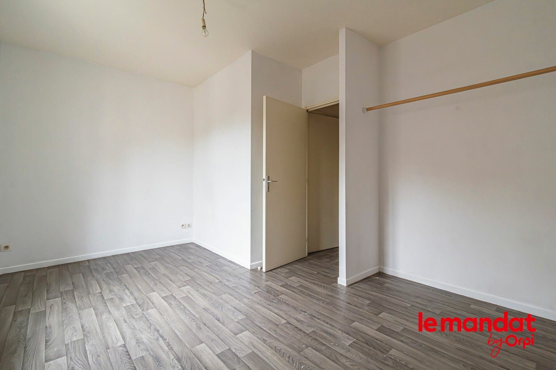 Appartement à vendre 2 m2 à Épernay vignette-6