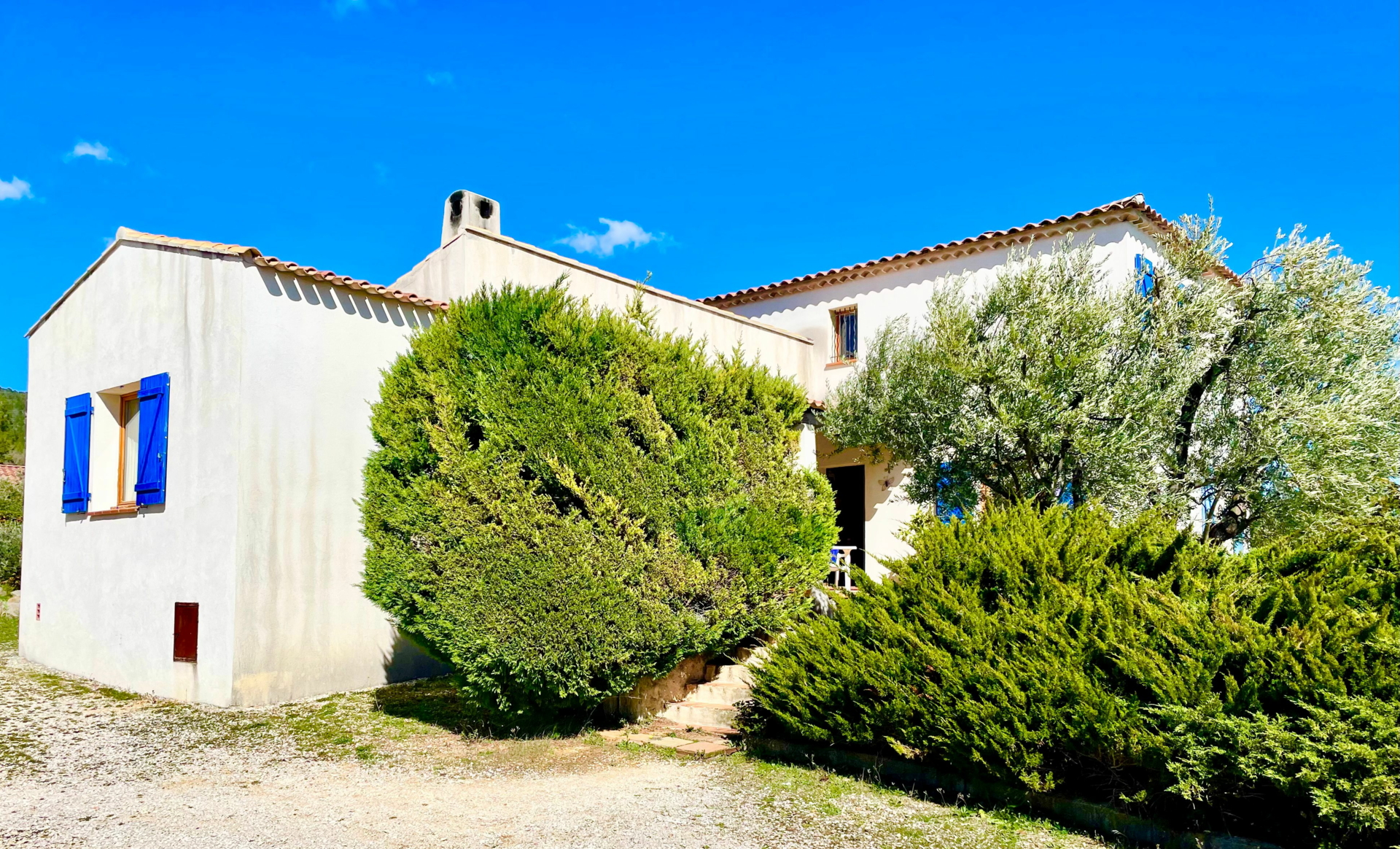 Maison à vendre 6 150m2 à La Roquebrussanne vignette-1