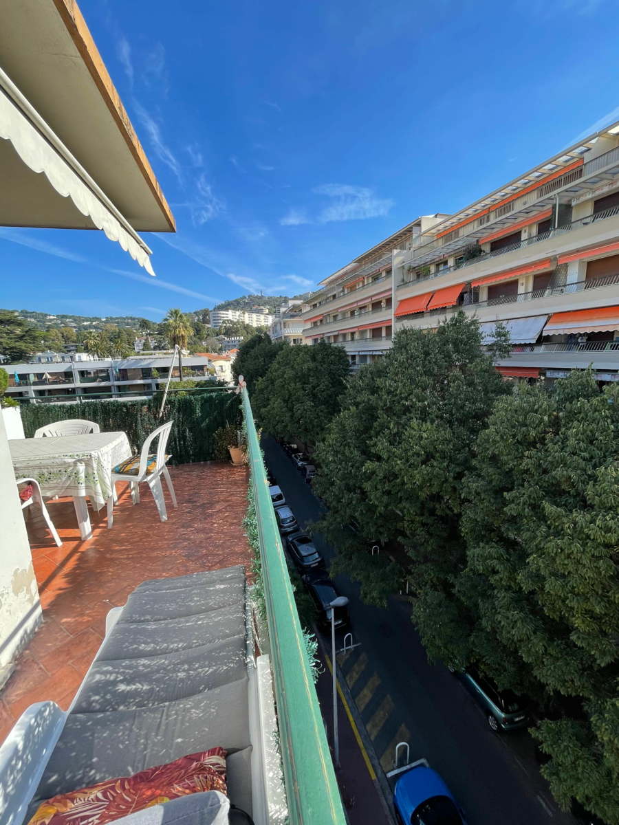 Appartement à vendre 3 60.86m2 à Cannes vignette-1