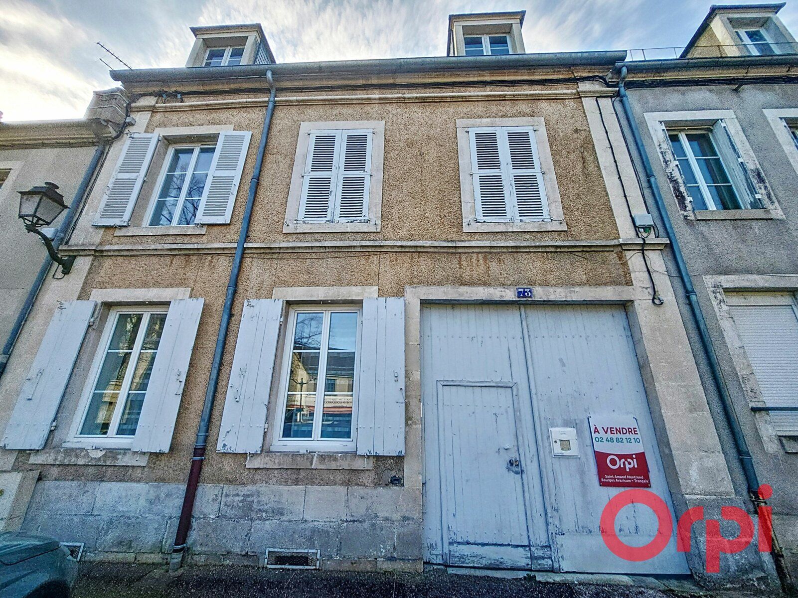 Maison à vendre 4 m2 à Saint-Amand-Montrond vignette-1