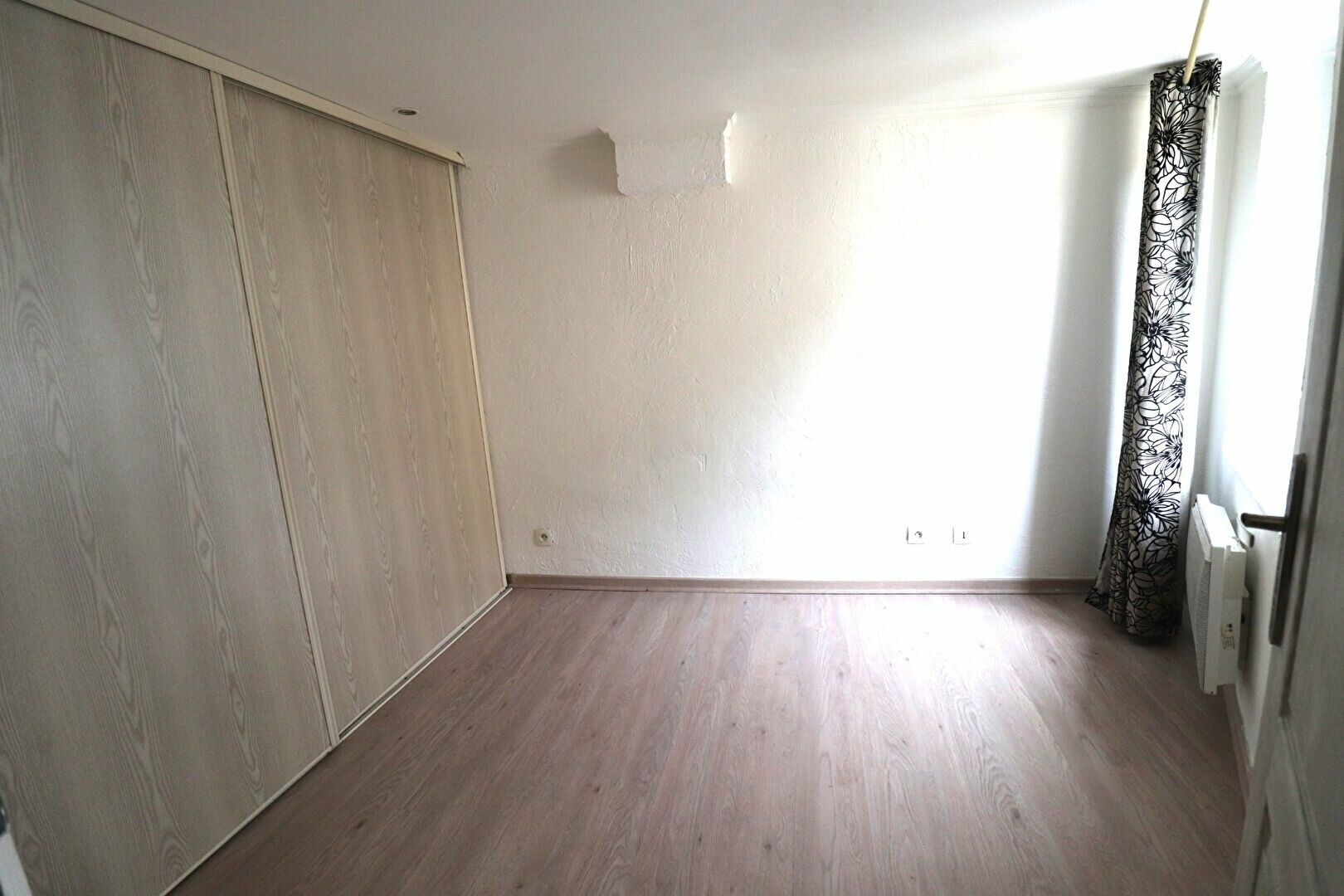 Appartement à vendre 2 30.25m2 à L'Escarène vignette-6