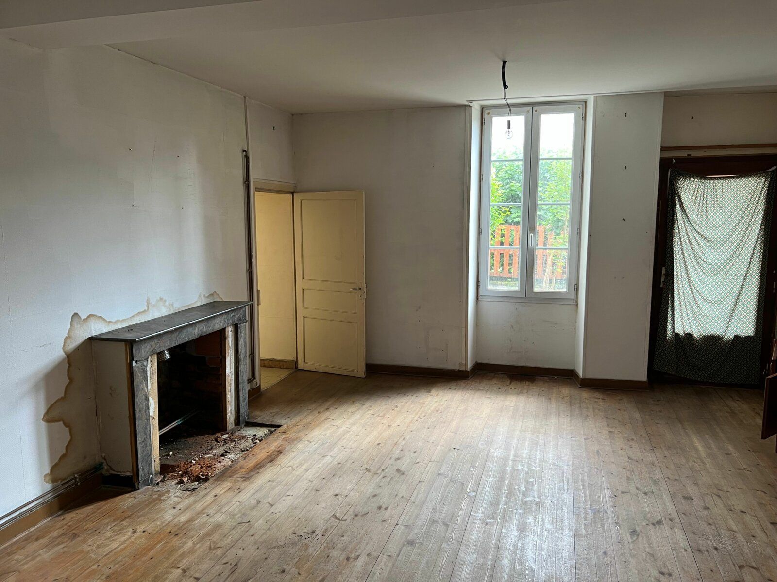 Maison à vendre 4 91m2 à Saint-Jean-d'Angély vignette-2