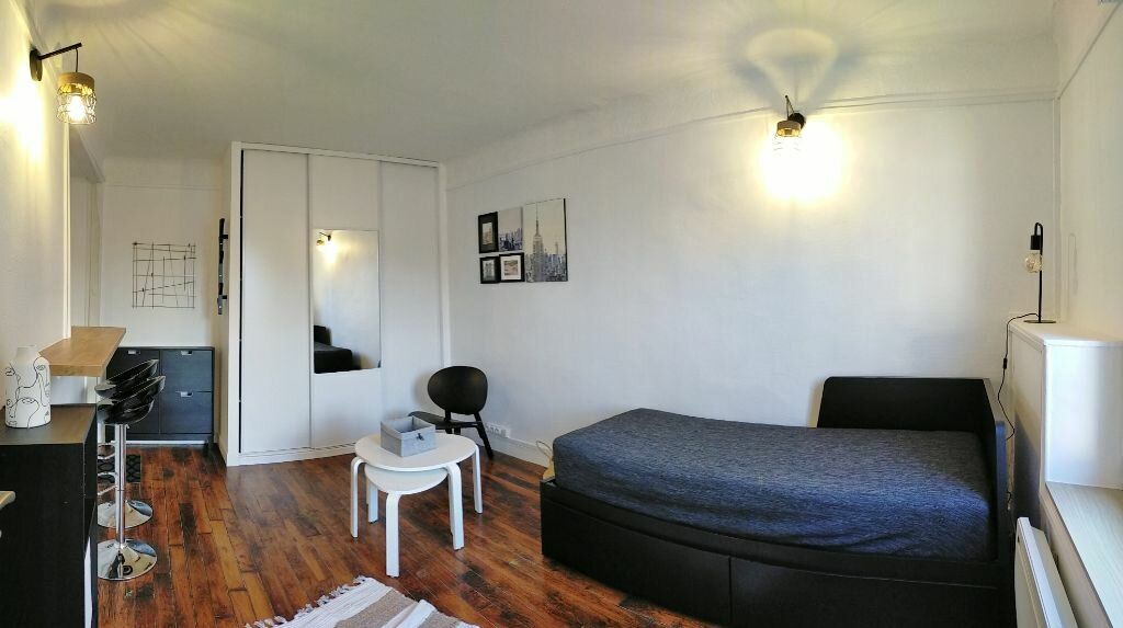 Appartement à louer 1 m2 à Fontainebleau vignette-2
