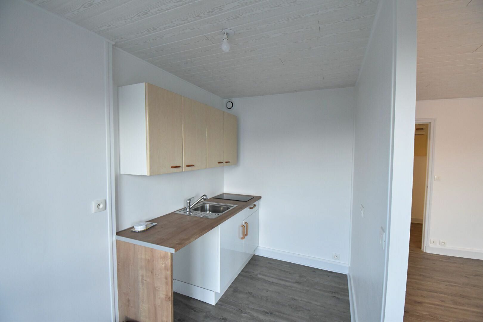 Appartement à vendre 1 31m2 à Cosne-Cours-sur-Loire vignette-3