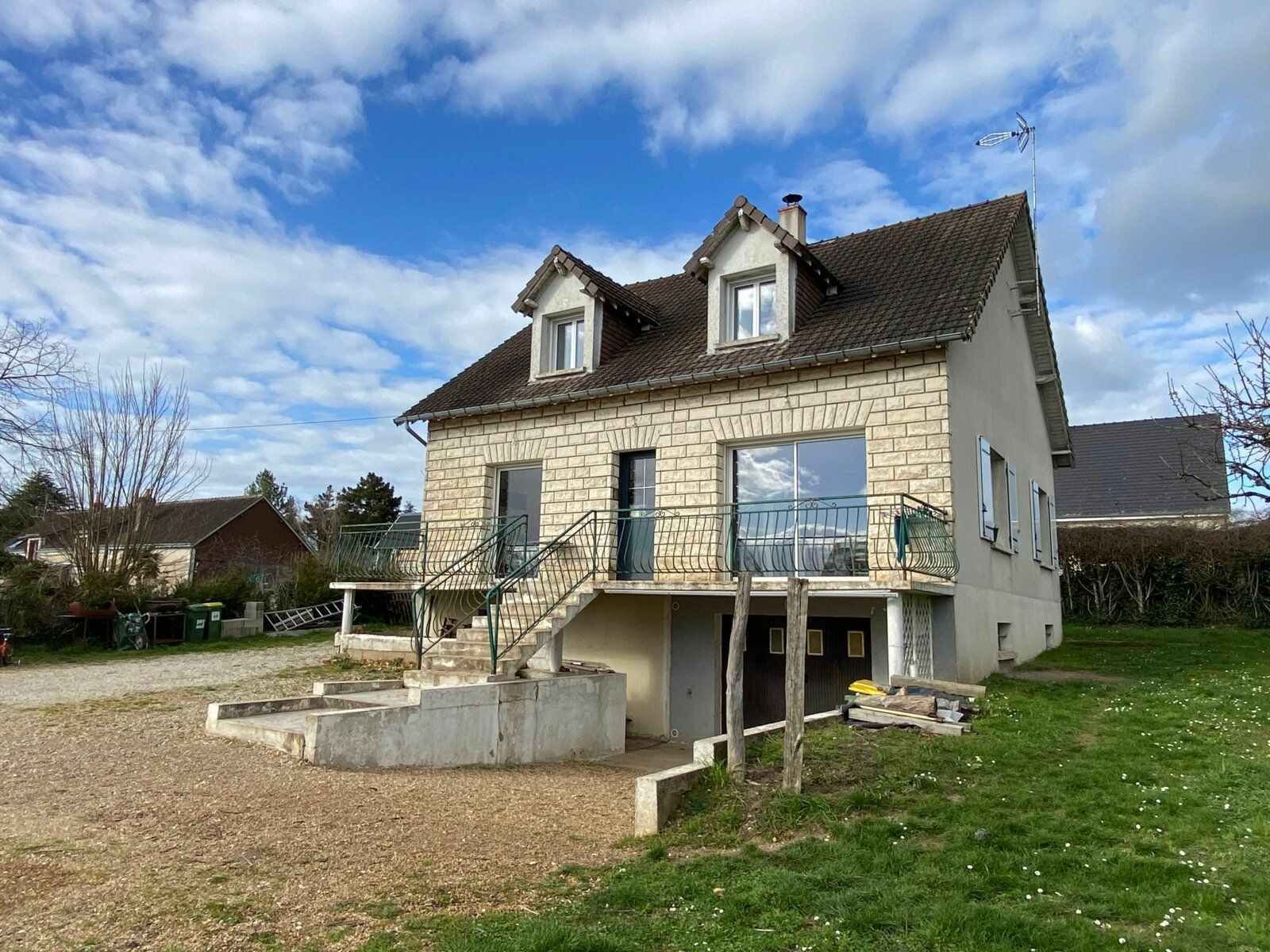 Maison à vendre 4 151m2 à Montoire-sur-le-Loir vignette-1