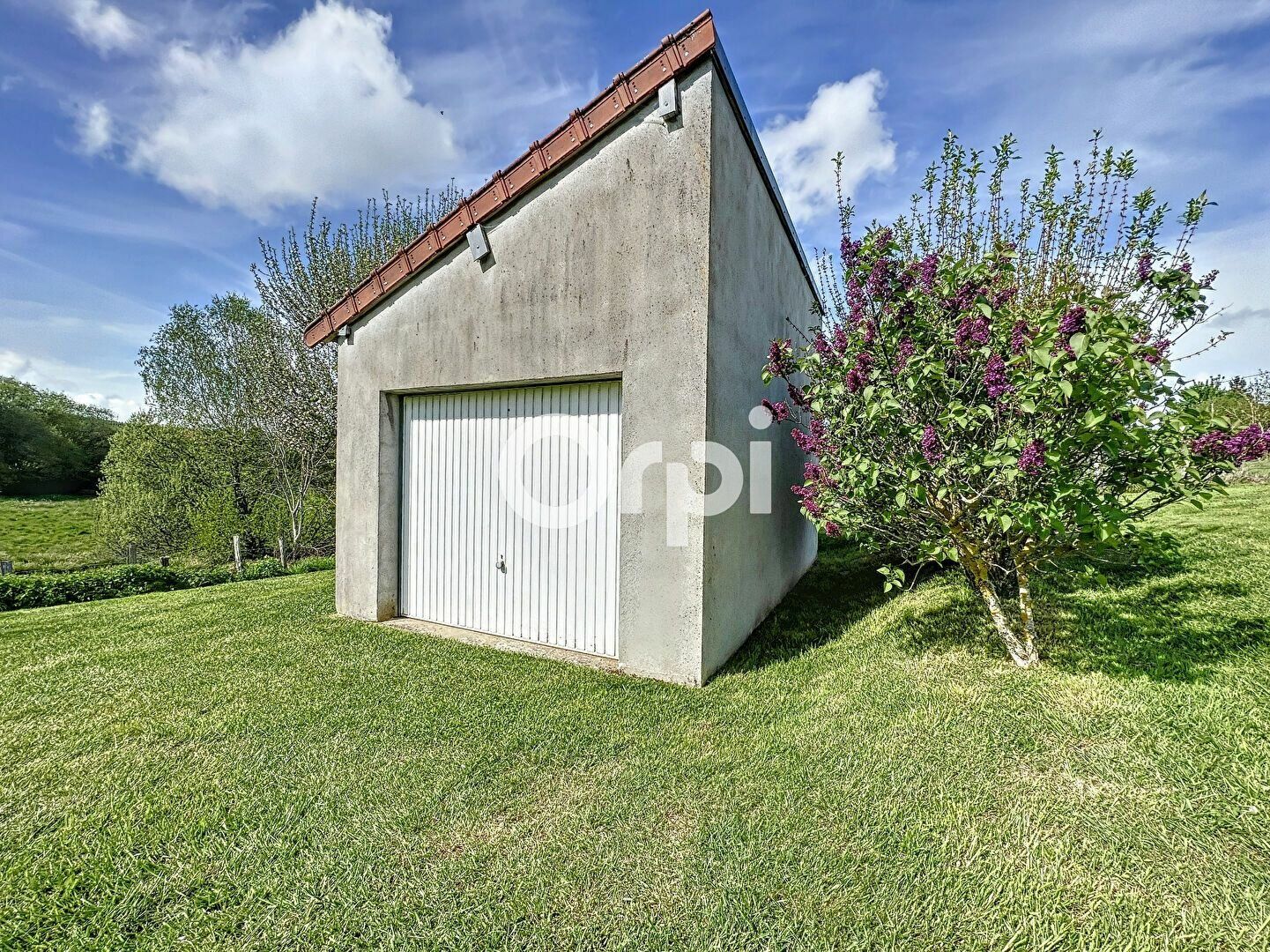 Maison à vendre 0 18m2 à Buxières-sous-Montaigut vignette-1