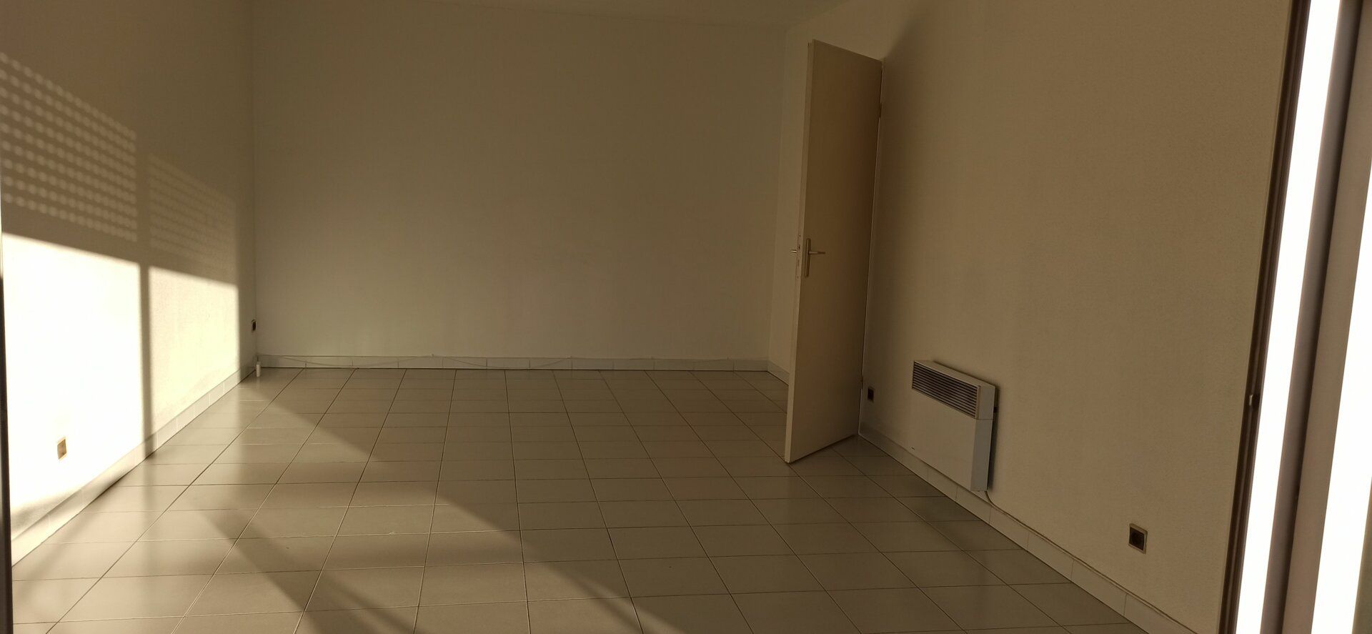 Appartement à louer 2 m2 à Marignane vignette-2
