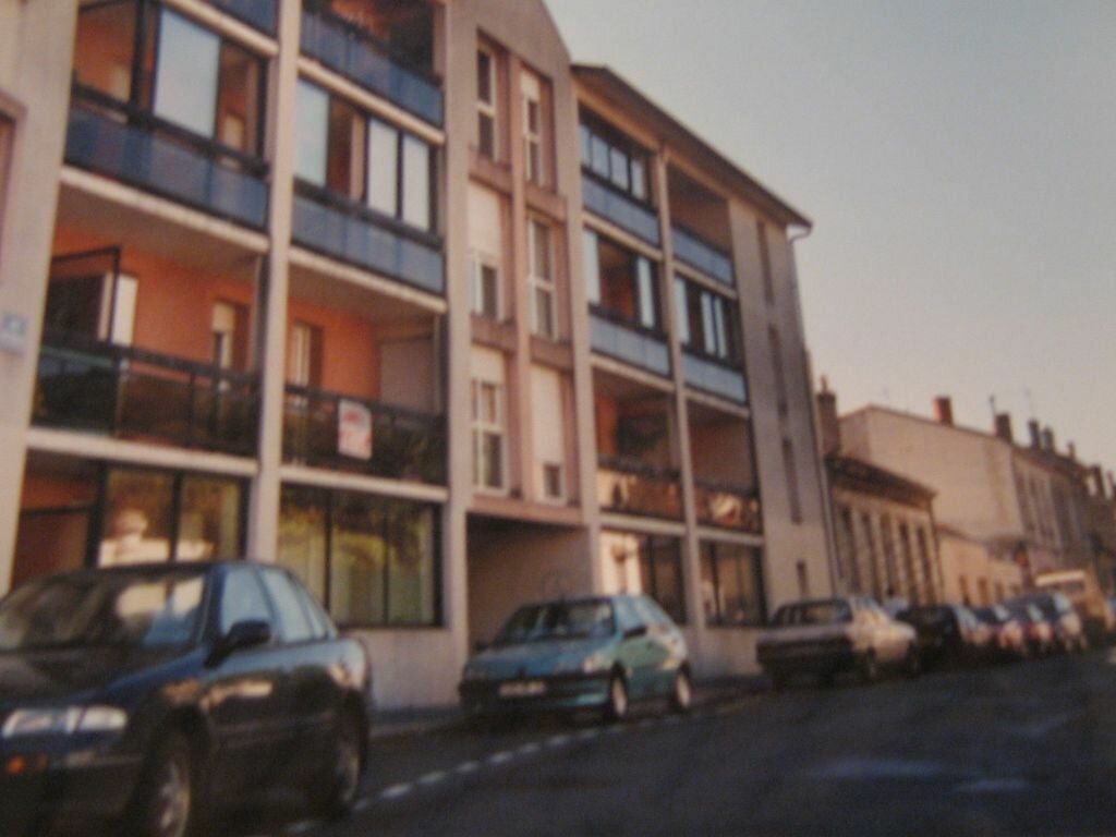 Appartement à louer 3 m2 à Bordeaux vignette-1