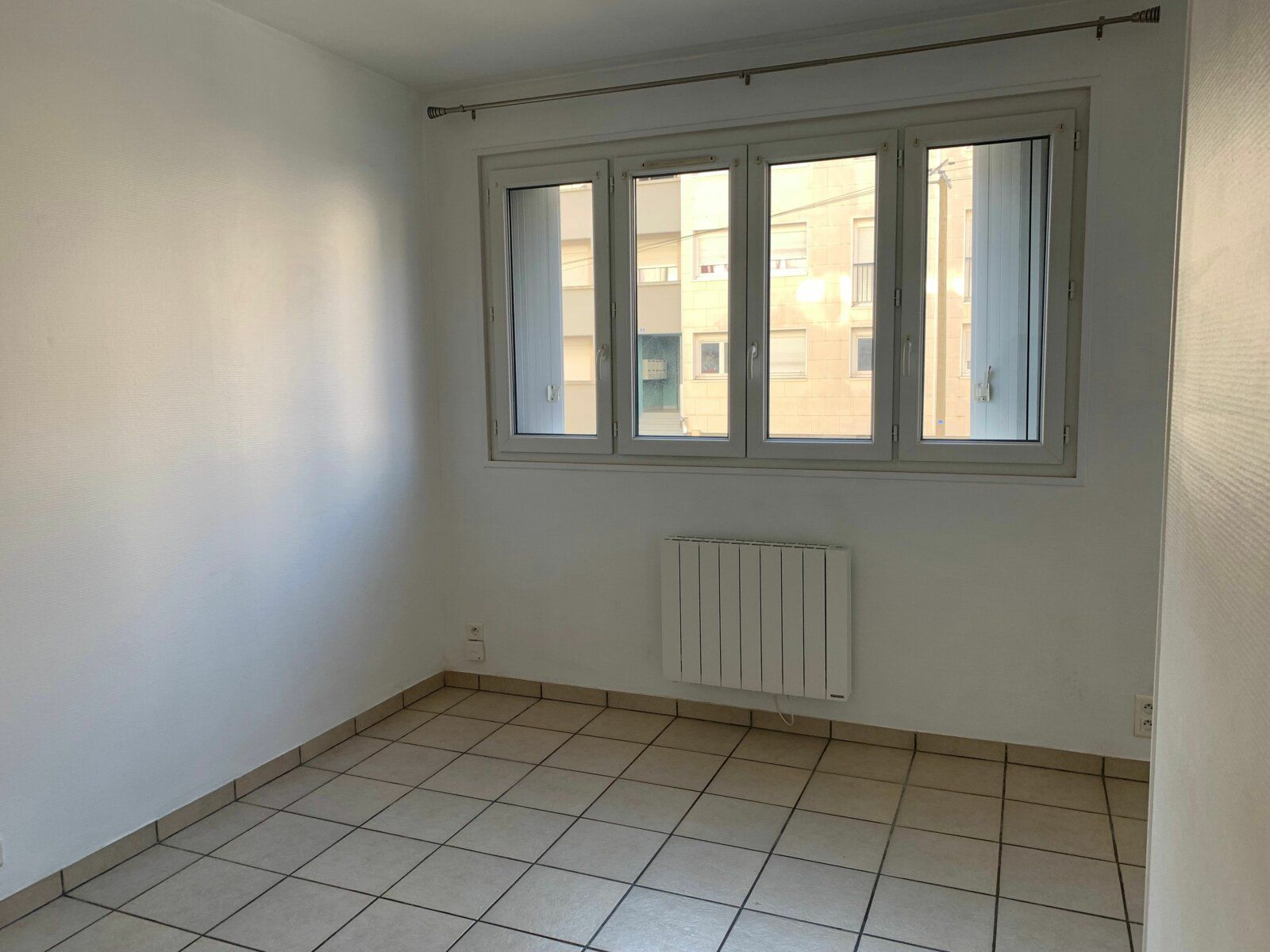 Appartement à louer 1 28m2 à Limoges vignette-4