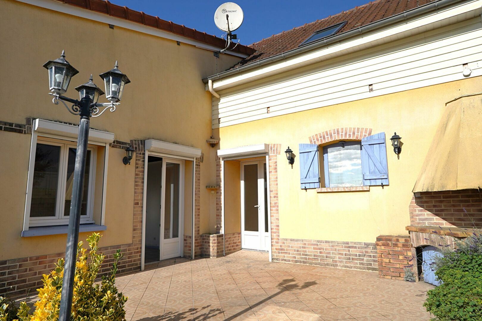 Maison à vendre 4 m2 à Villers-Bretonneux vignette-1