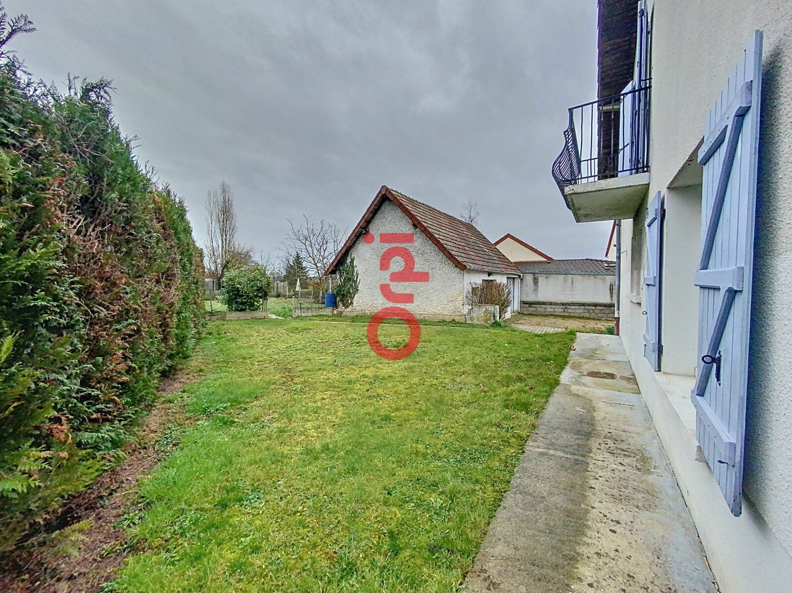 Maison à vendre 6 110.91m2 à Saint-Rémy-en-Rollat vignette-18