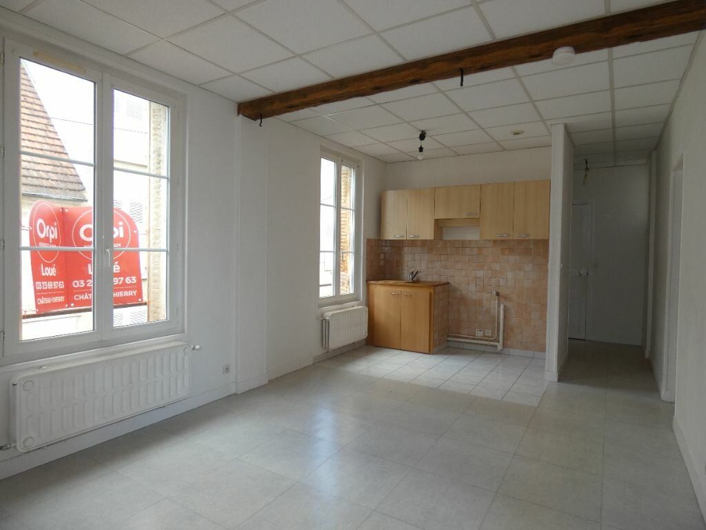 Appartement à louer 2 52m2 à Château-Thierry vignette-1