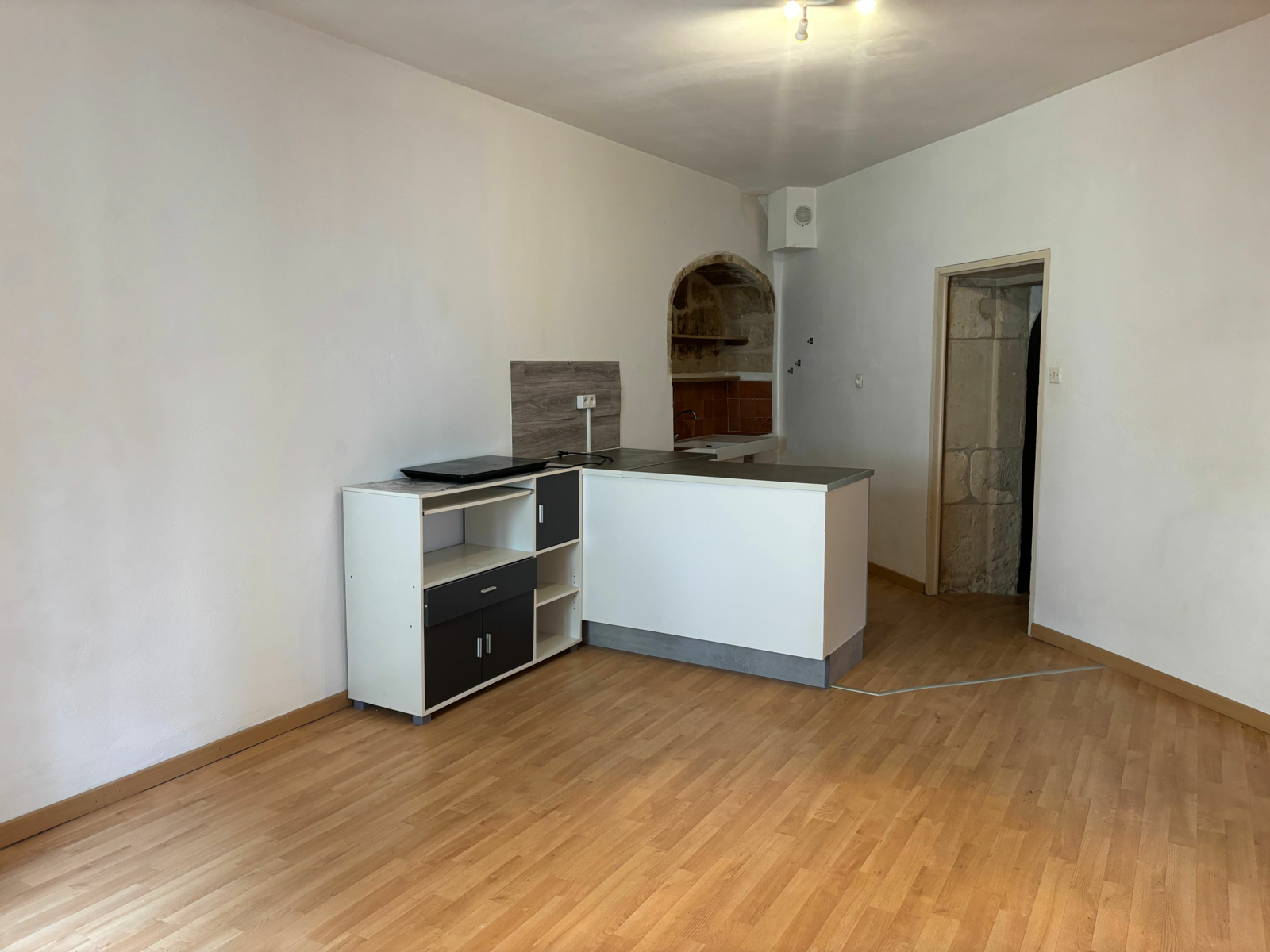 Appartement à louer 2 60m2 à Saint-Paul-Trois-Châteaux vignette-2
