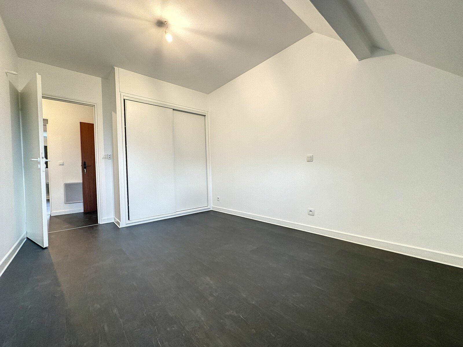 Appartement à vendre 4 m2 à Gilly-sur-Isère vignette-6
