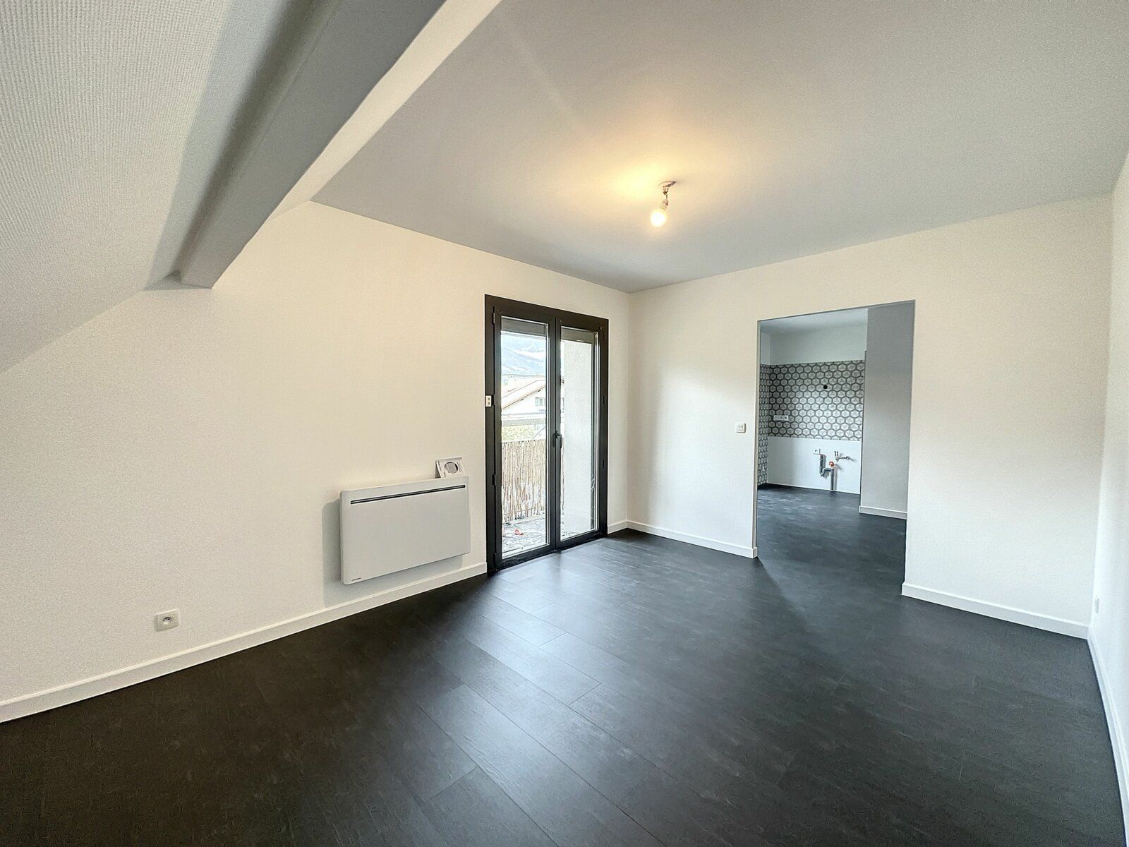 Appartement à vendre 4 m2 à Gilly-sur-Isère vignette-2