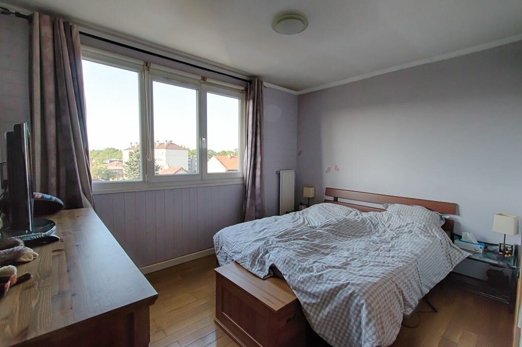 Appartement à vendre 4 71m2 à Neuilly-sur-Marne vignette-6