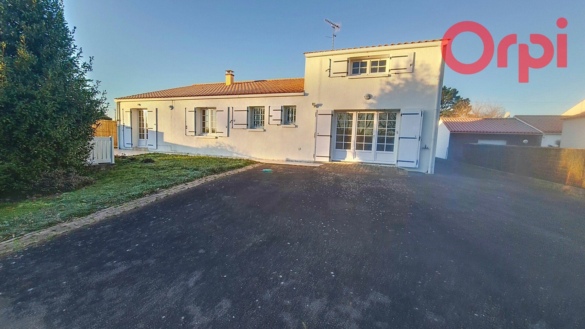 Maison à vendre 5 140m2 à Talmont-Saint-Hilaire vignette-11