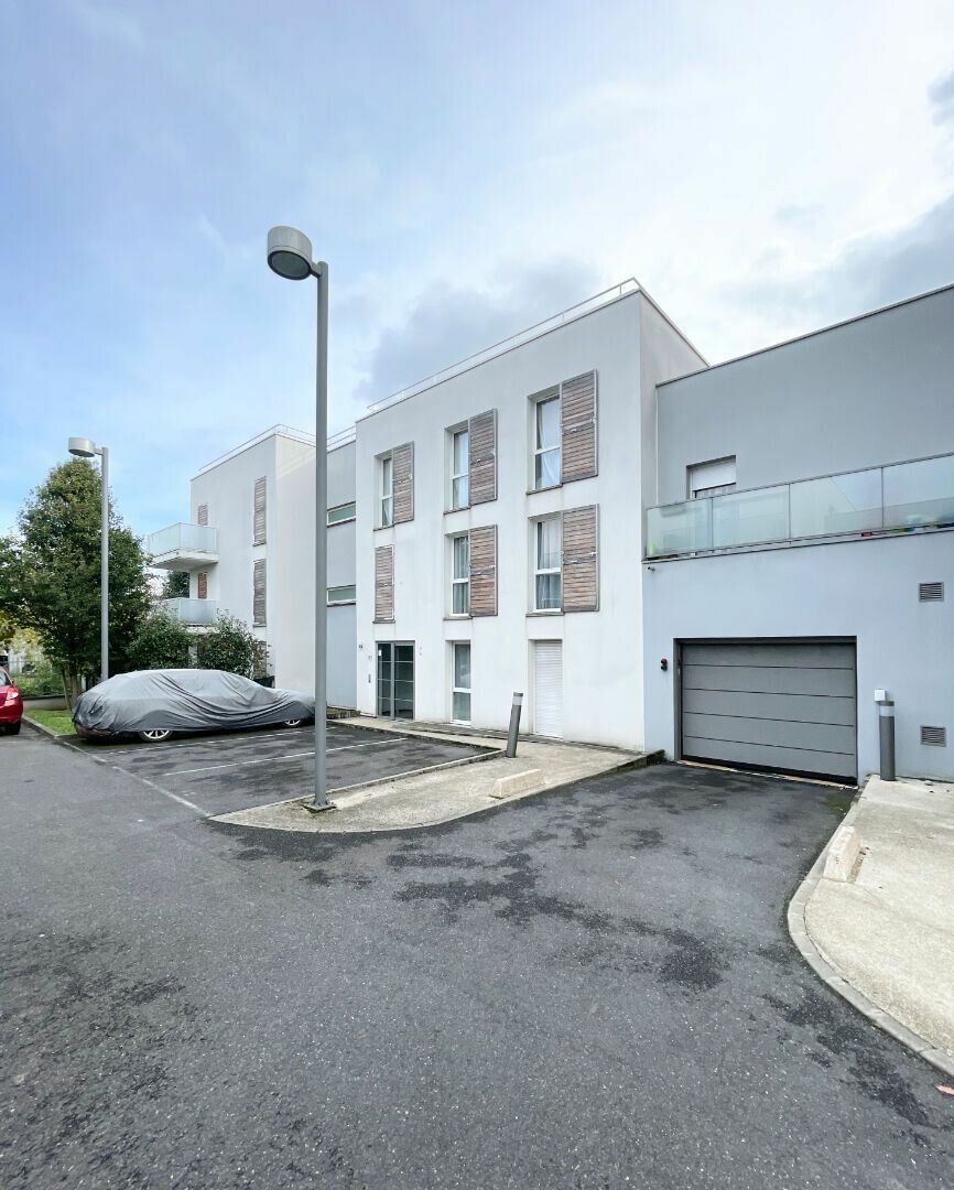 Appartement à vendre 2 30m2 à Garges-lès-Gonesse vignette-1