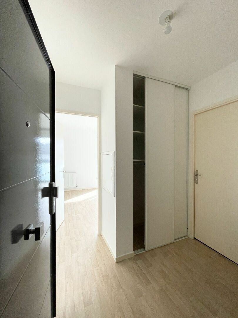 Appartement à vendre 2 30m2 à Garges-lès-Gonesse vignette-5