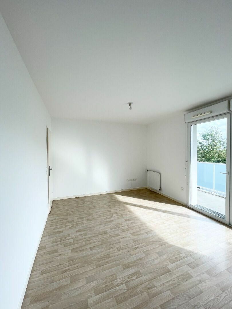 Appartement à vendre 2 30m2 à Garges-lès-Gonesse vignette-3