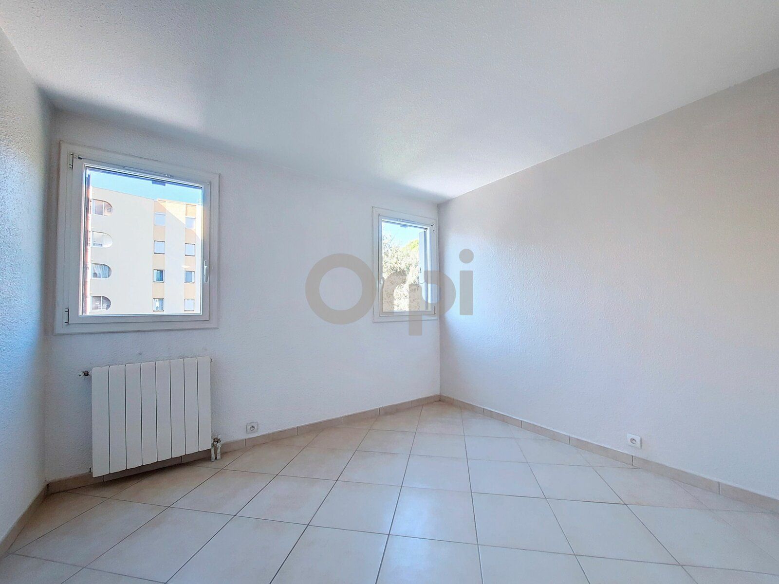 Appartement à vendre 3 70.4m2 à Fréjus vignette-6