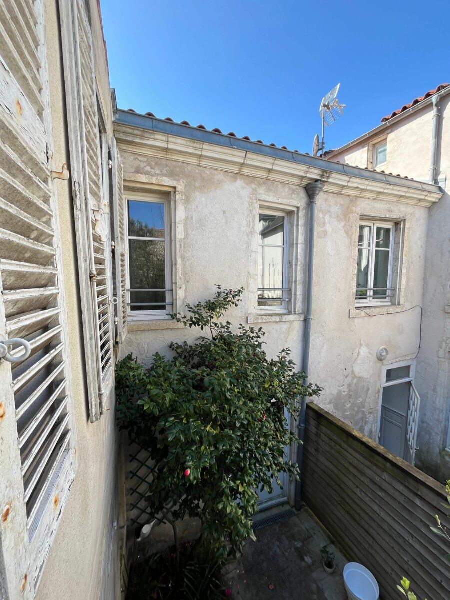 Appartement à vendre 3 61m2 à La Rochelle vignette-4