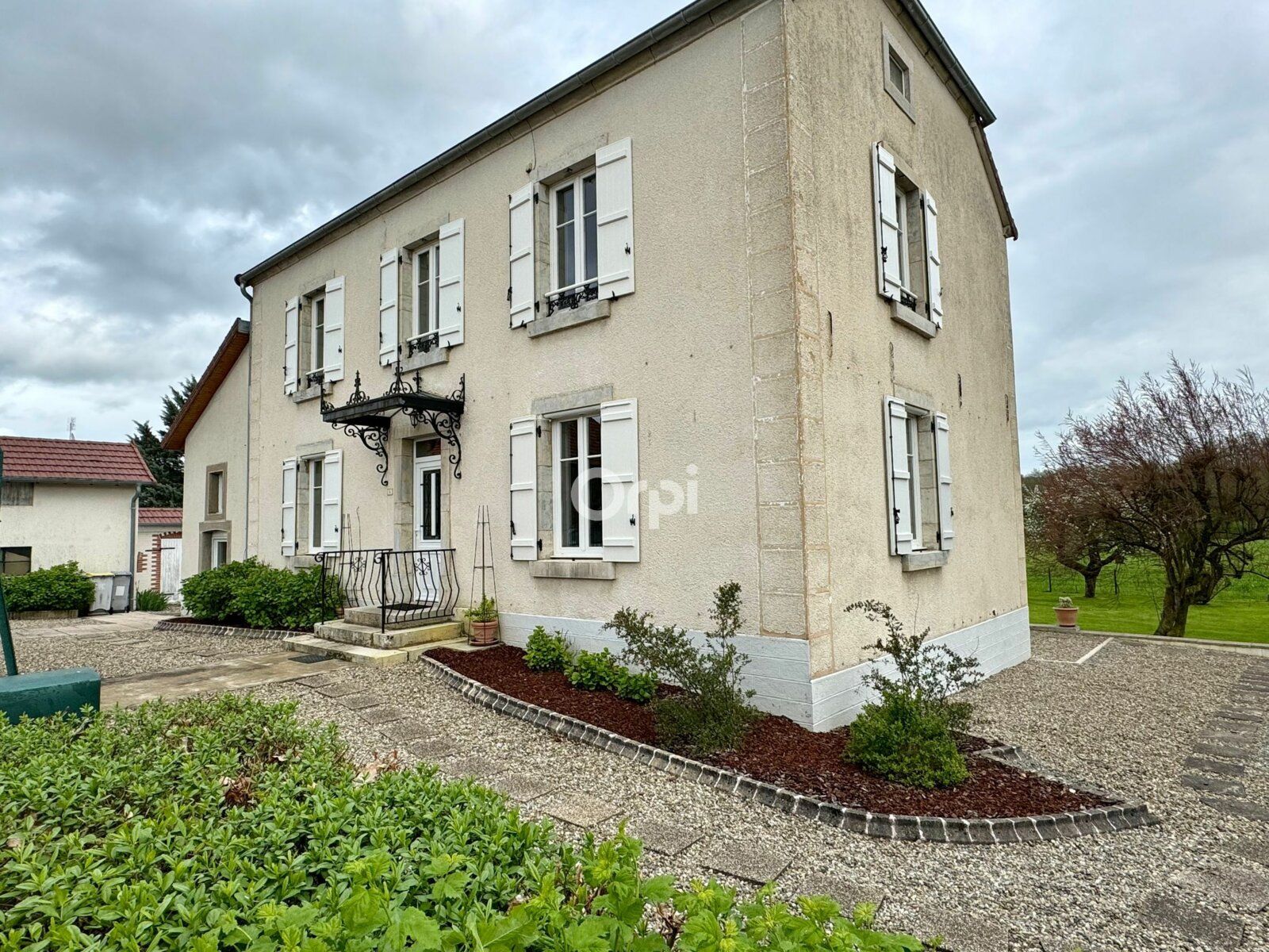 Maison à vendre 5 m2 à Chassey-lès-Montbozon vignette-1