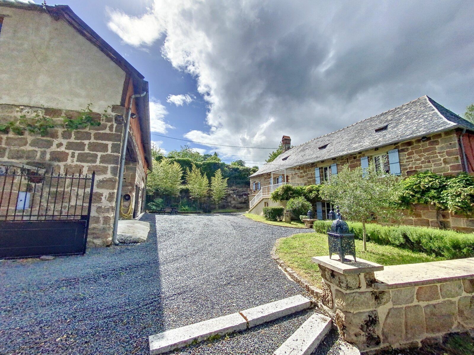 Maison à vendre 6 180m2 à Brignac-la-Plaine vignette-1