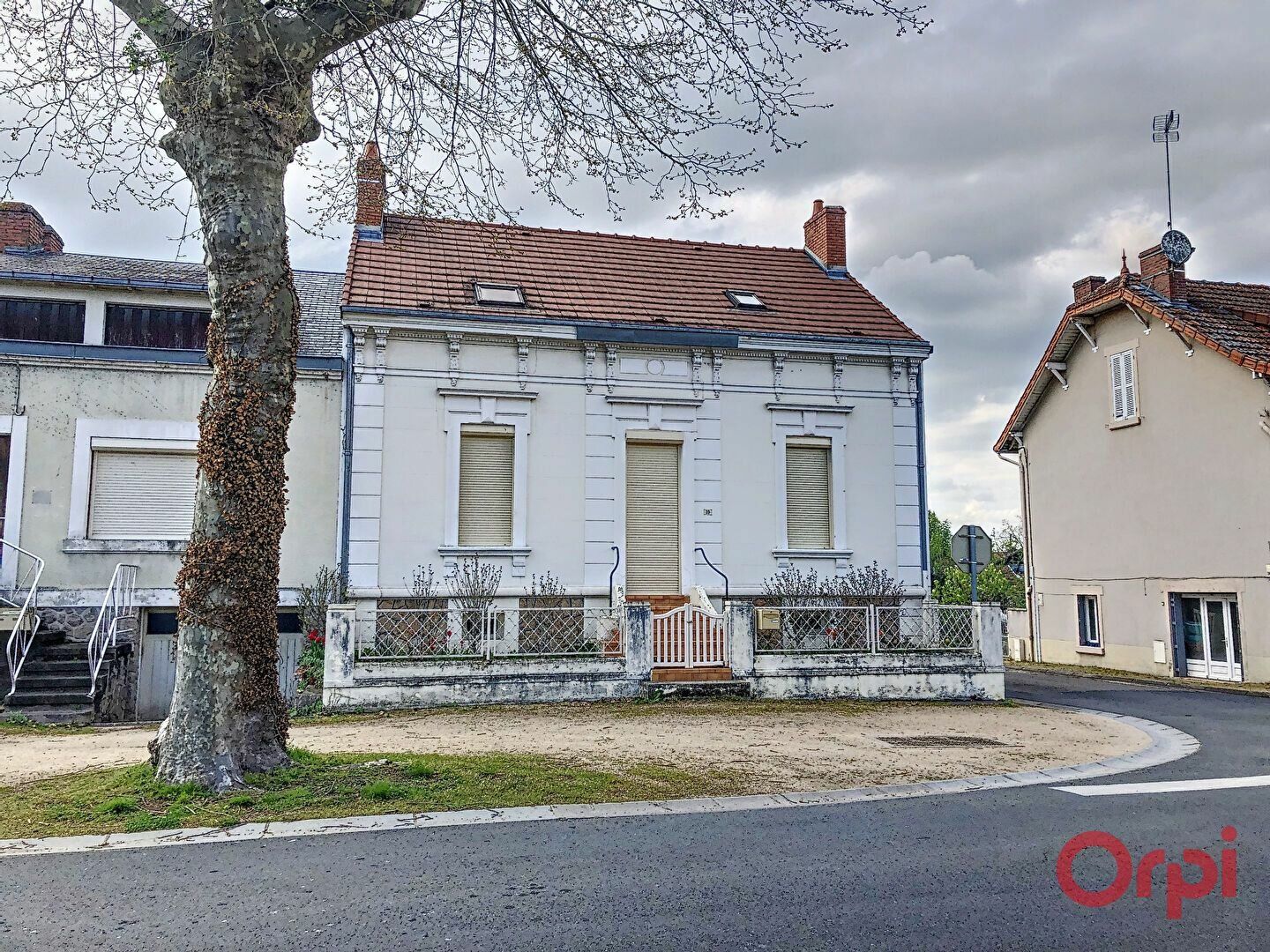 Maison à vendre 6 m2 à Cosne-d'Allier vignette-1