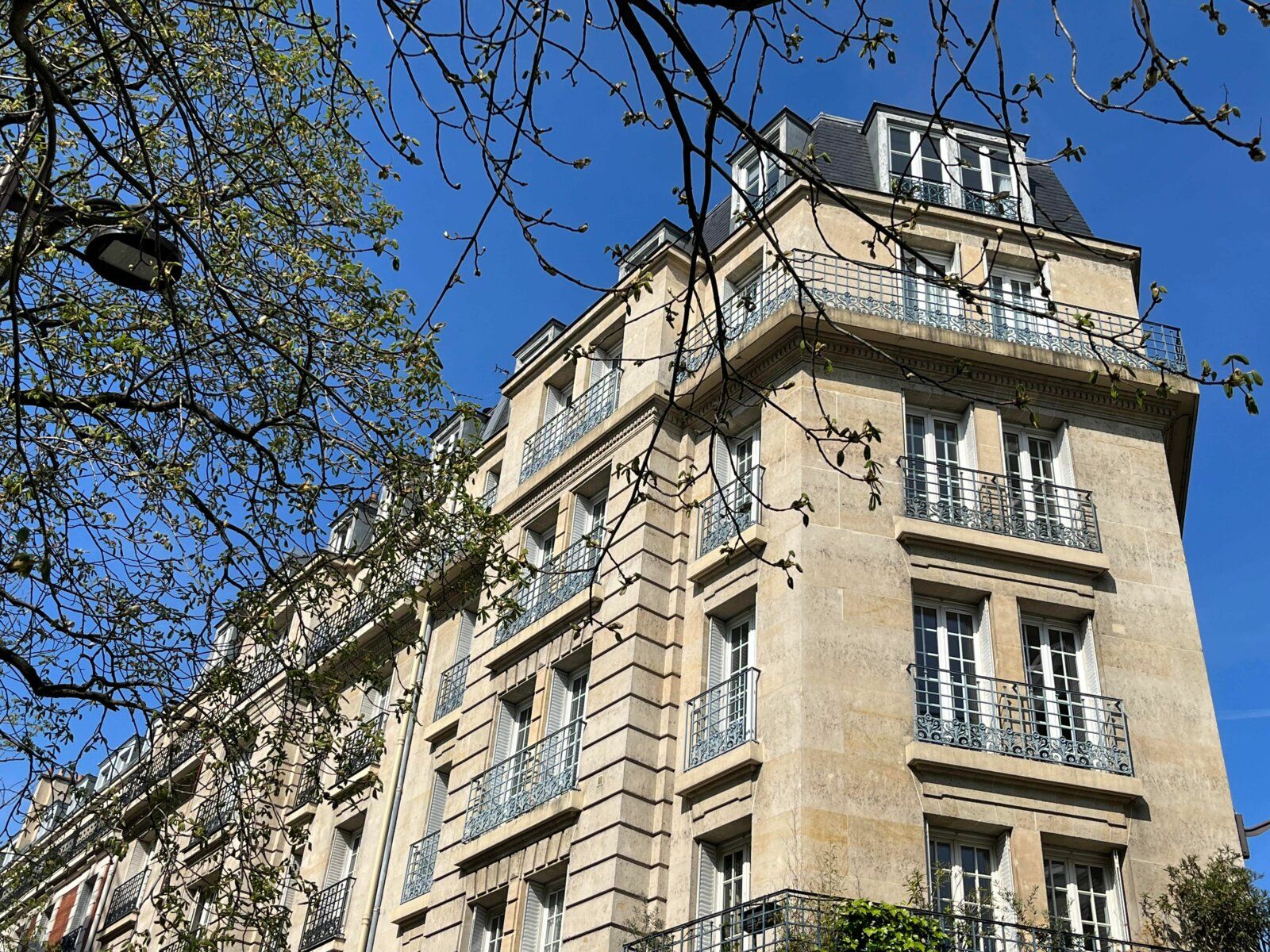 Appartement à vendre 3 57.5m2 à Paris 15 vignette-1