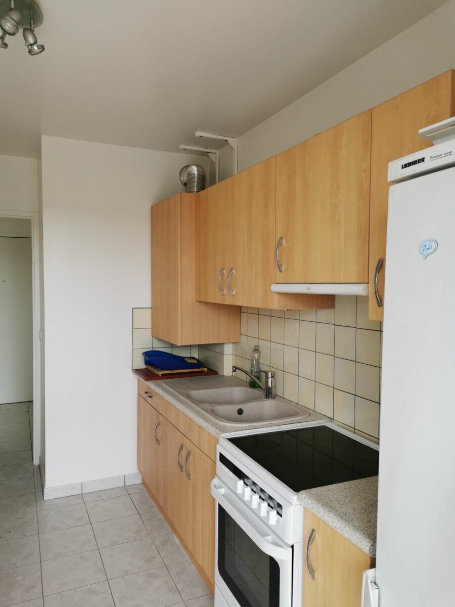 Appartement à louer 2 m2 à Saint-Genis-Pouilly vignette-2