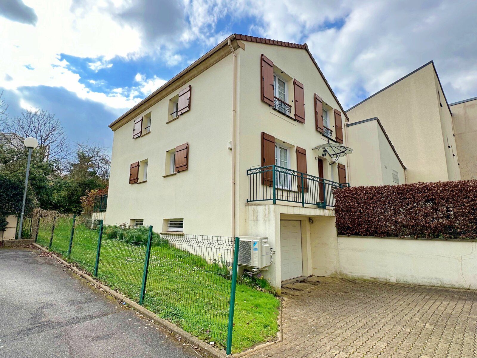 Maison à vendre 5 135m2 à Châtillon vignette-2