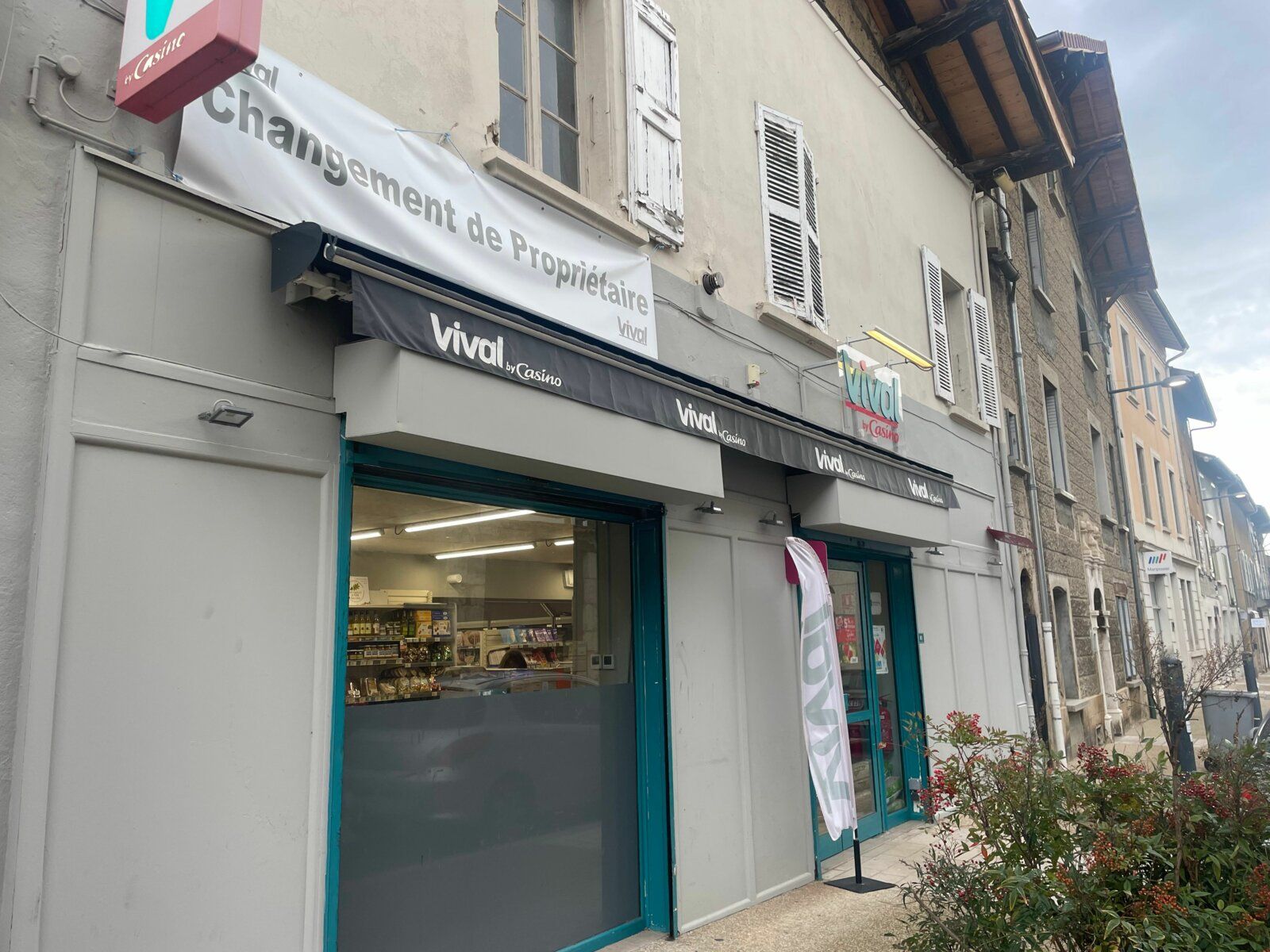 Local commercial à vendre 0 m2 à Saint-Étienne-de-Saint-Geoirs vignette-9