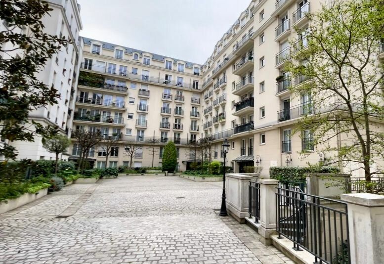 Appartement à vendre 3 68.78m2 à Paris 18 vignette-12