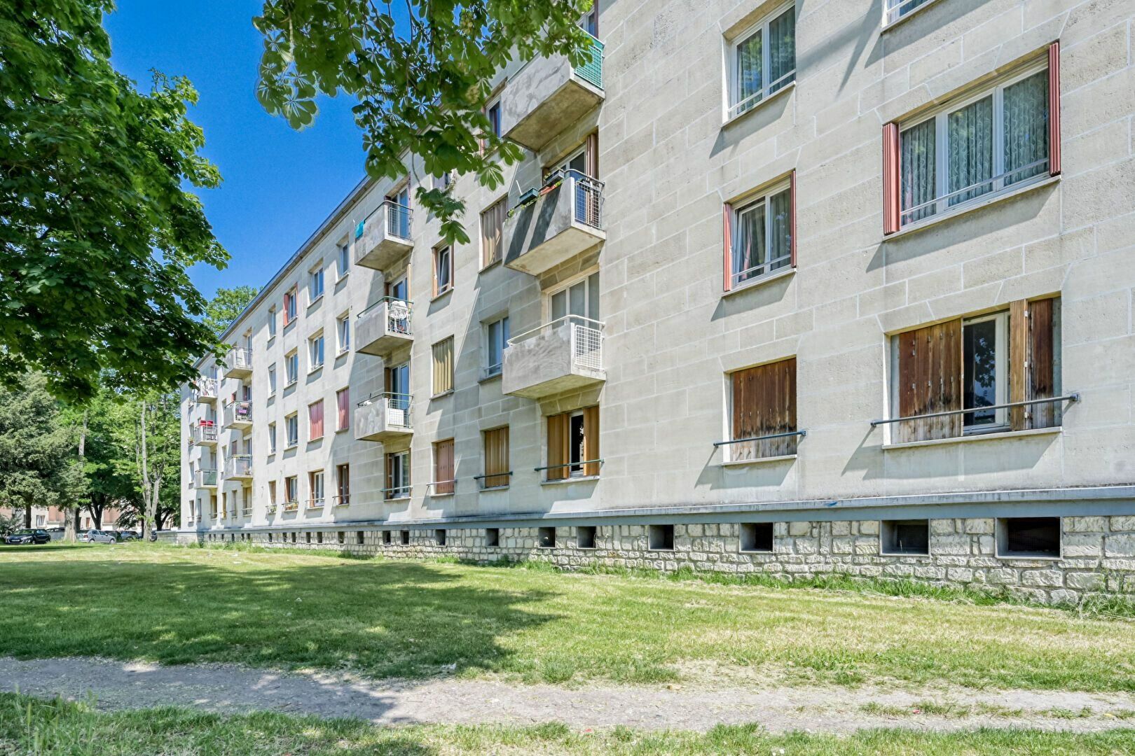 Appartement à vendre 2 41.63m2 à Clichy-sous-Bois vignette-2