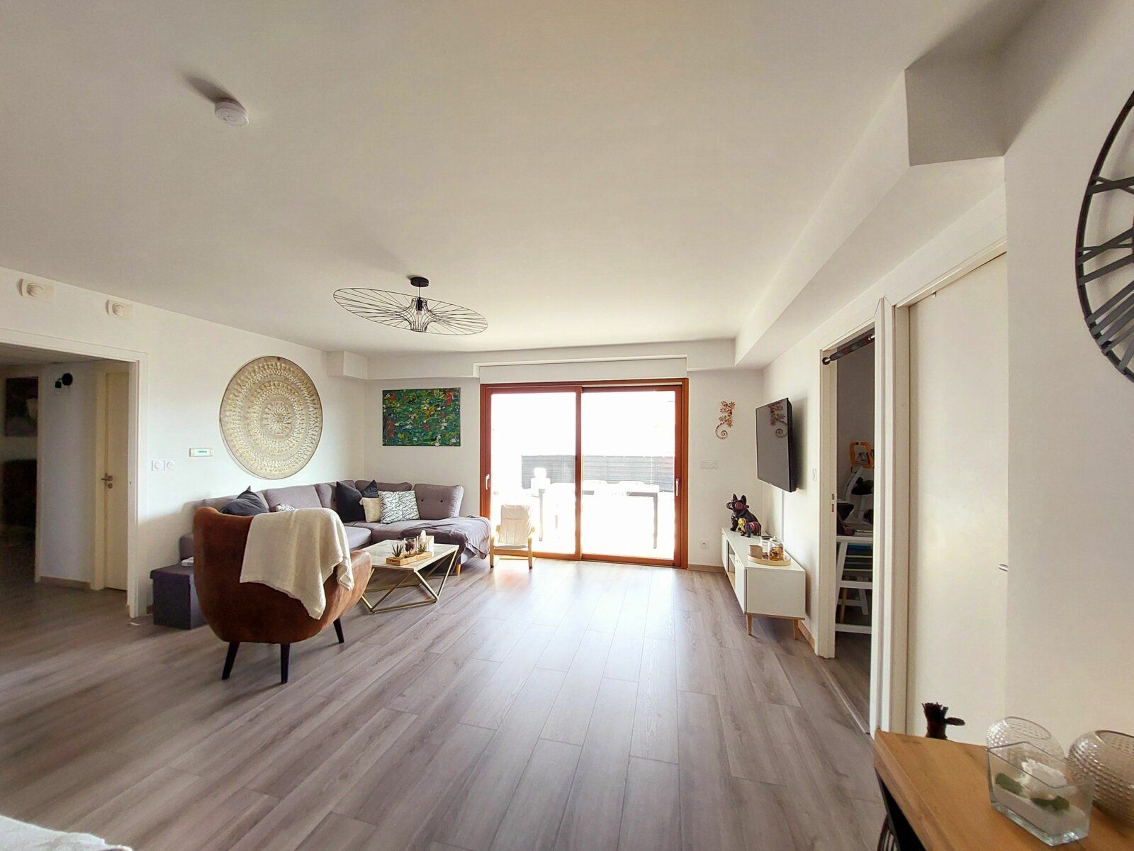 Appartement à vendre 4 101m2 à Saint-Martin-de-Crau vignette-5