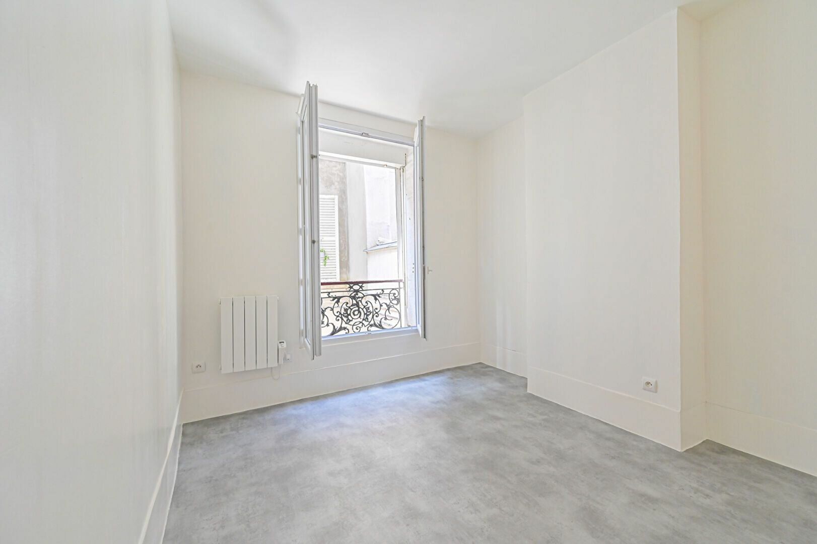 Appartement à vendre 1 13.38m2 à Paris 18 vignette-3