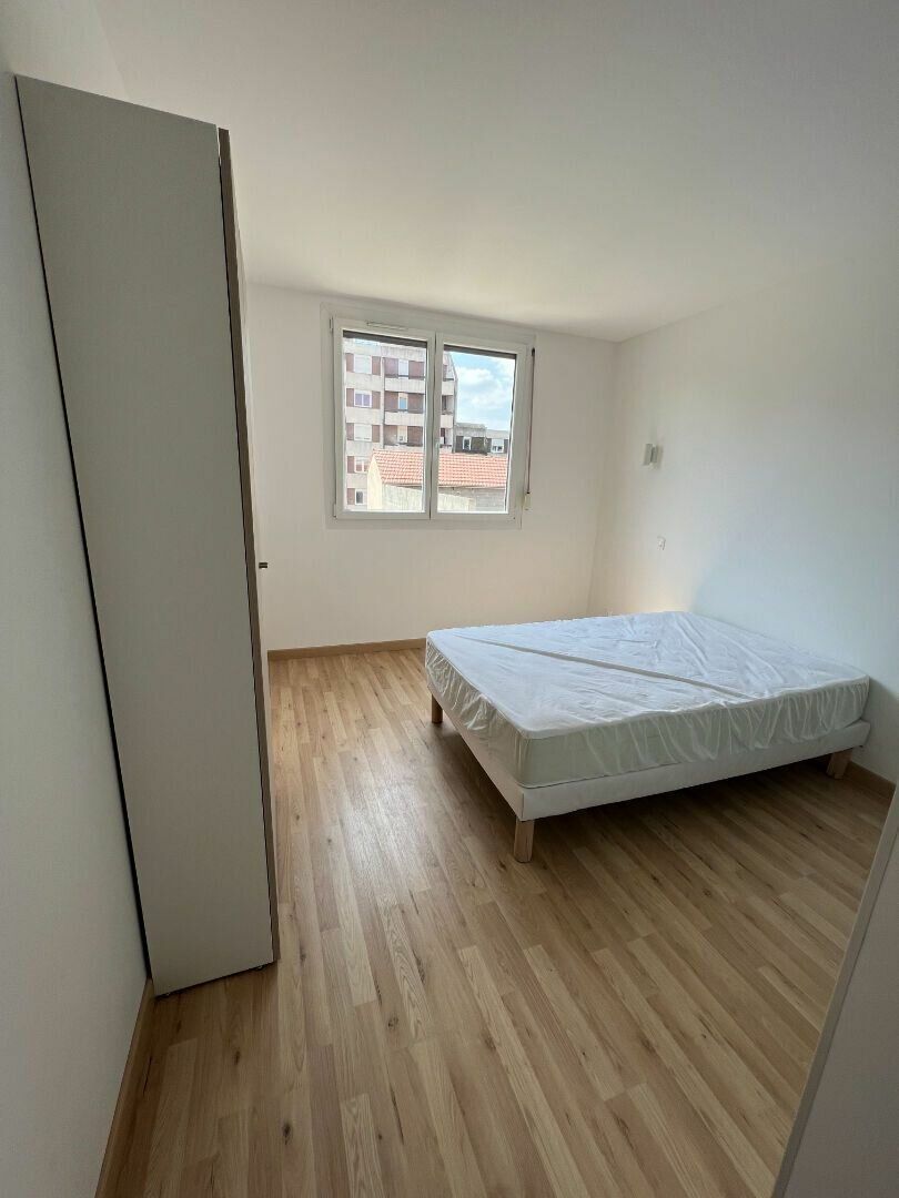 Appartement à vendre 4 83m2 à Reims vignette-8