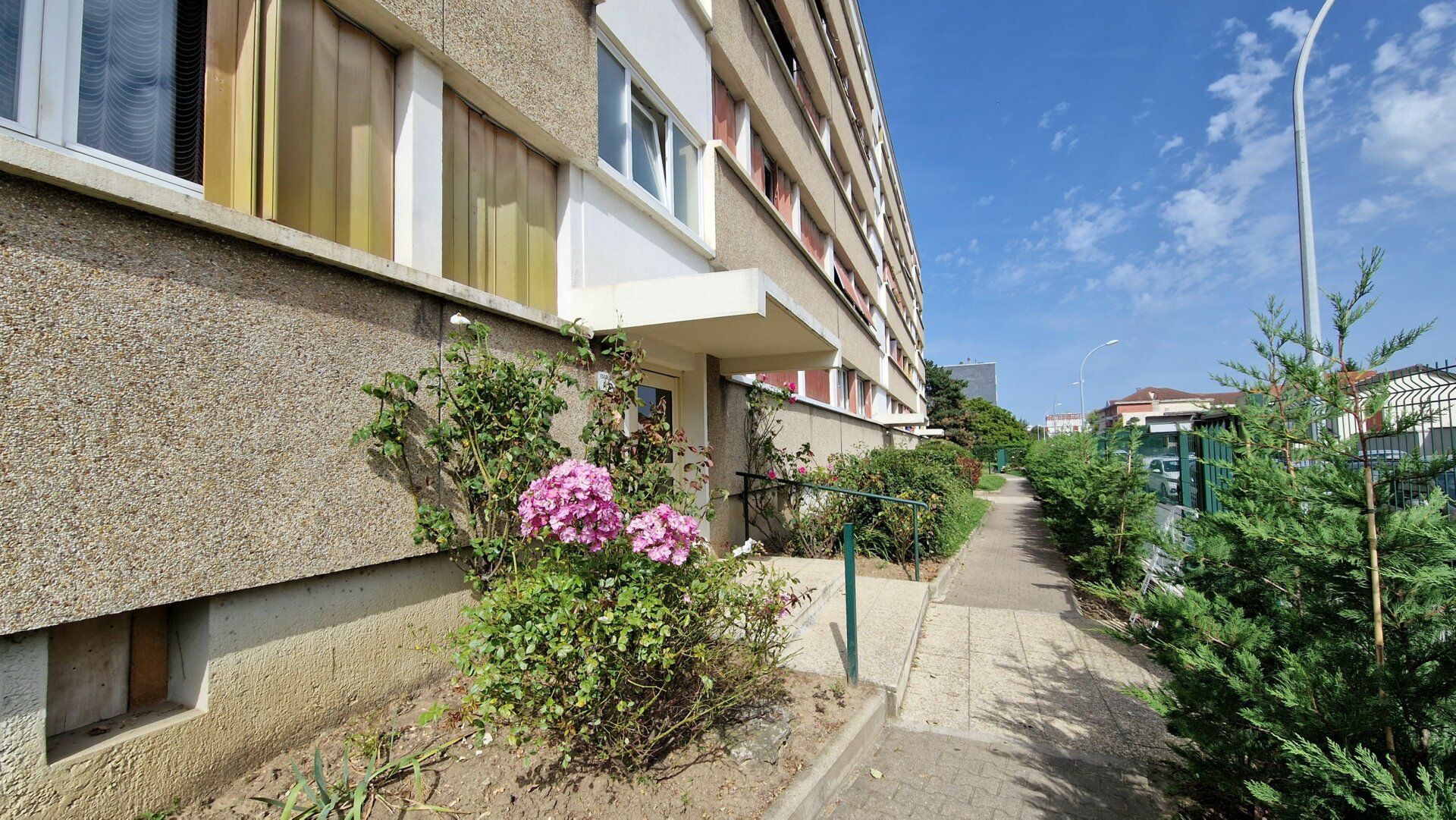 Appartement à vendre 4 64m2 à Neuilly-sur-Marne vignette-1