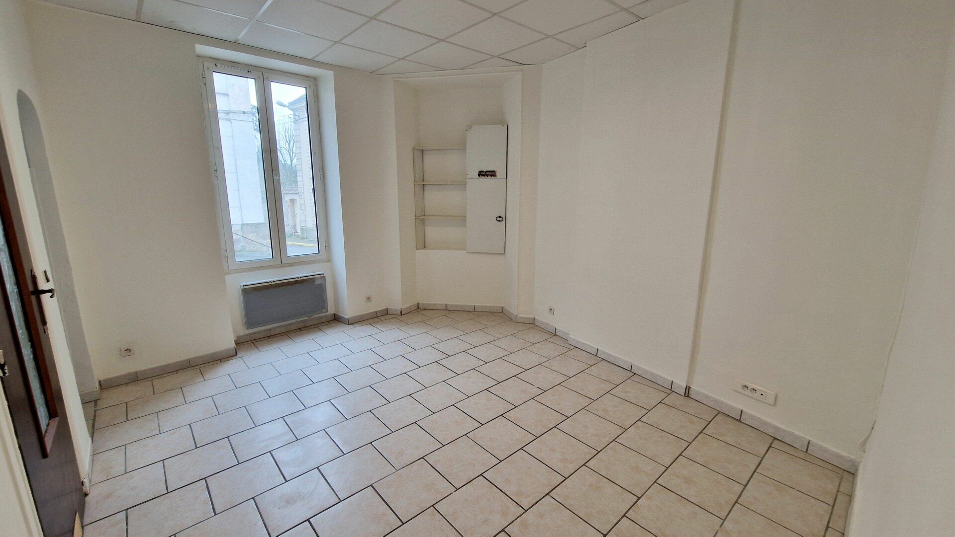 Appartement à louer 1 28.47m2 à Chaumes-en-Brie vignette-1