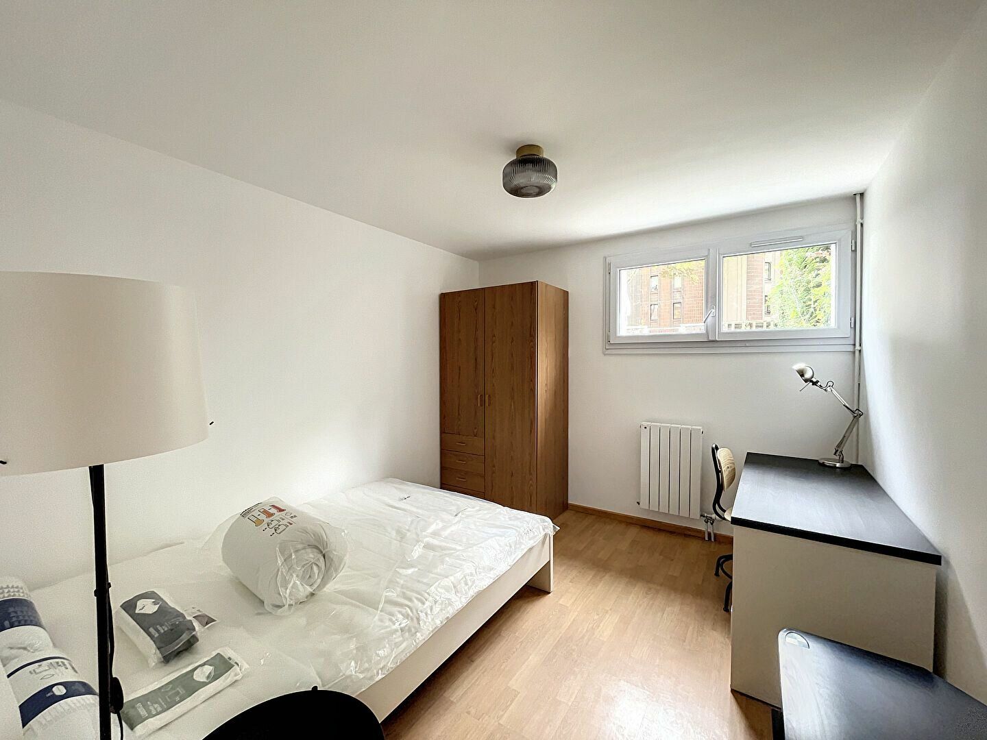 Appartement à louer 5 m2 à Montigny-le-Bretonneux vignette-4