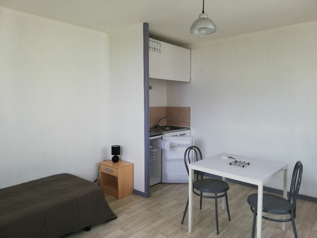 Appartement à louer 1 m2 à Limoges vignette-3