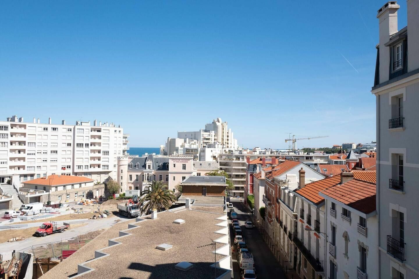 Appartement à vendre 3 105.81m2 à Biarritz vignette-1