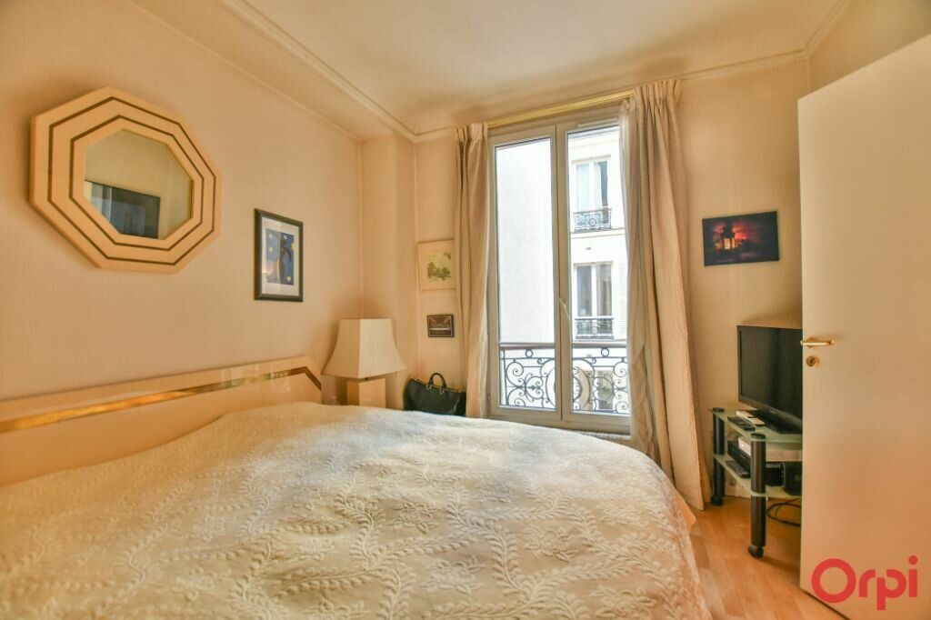Appartement à vendre 1 74.5m2 à Paris 8 vignette-3